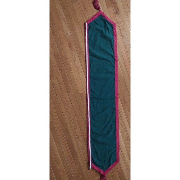 Woven Style Wine Red Green Tapestry Table Runner Length 74" Tassels Classic GUC - Picture 12 of 15